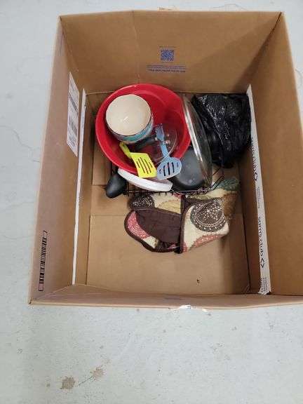 Assorted Kitchenware: Bowls, Spatulas, and More image