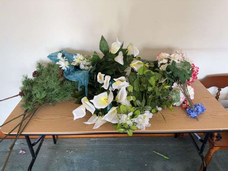 Craft Flowers and Greenery