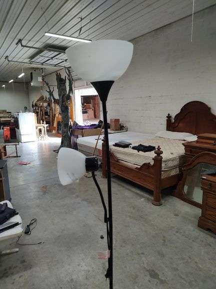 FLOOR LAMP image