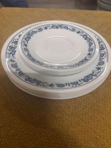 8 CORELLE PLATES image