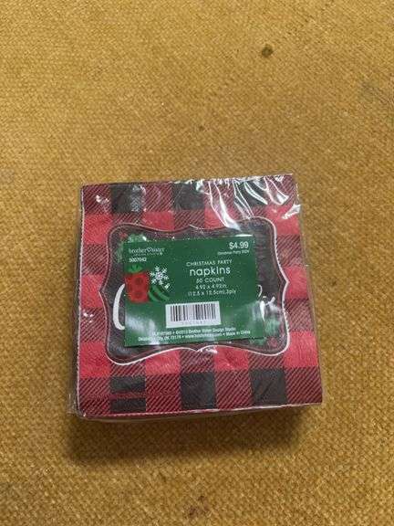 50 NEW CHRTISMAS PARTY NAPKINS.  MERRY CHRISTMAS image