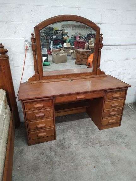 OAK DESK WITH MIRROR - 64X24X69 image