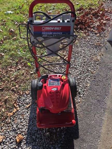 Troy-Bilt 2550 PSI Pressure Washer with Briggs & Stratton Engine