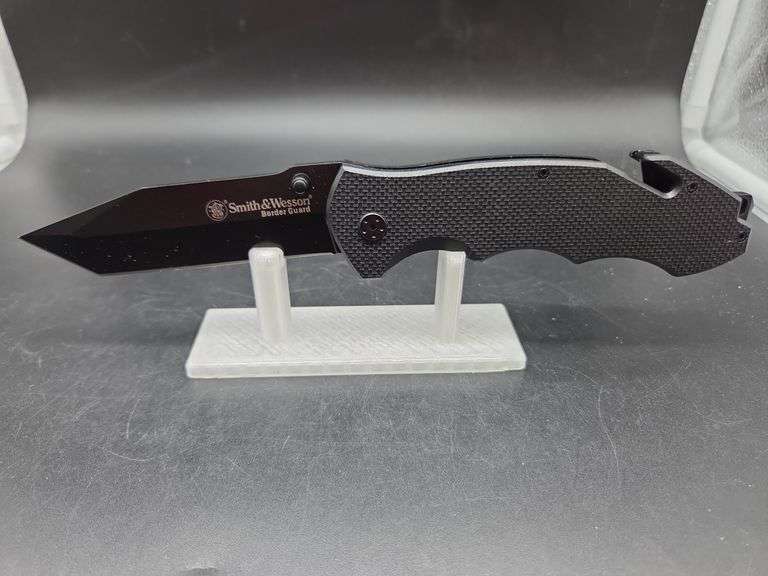 Smith & Wesson Border Guard Folding Knife image