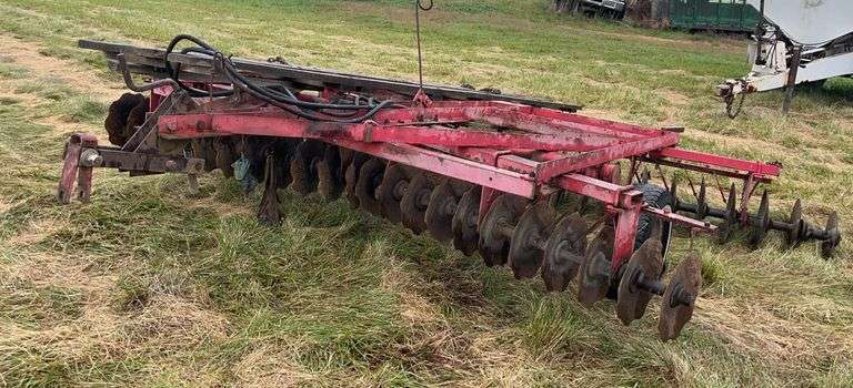 Tractor Disc Harrow image
