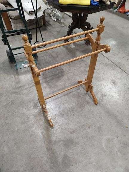 OAK QUILT RACK - 25X15X36 image