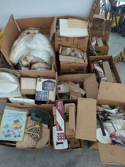 Miscellaneous lamp parts and stained glass lamp crafting supplies image
