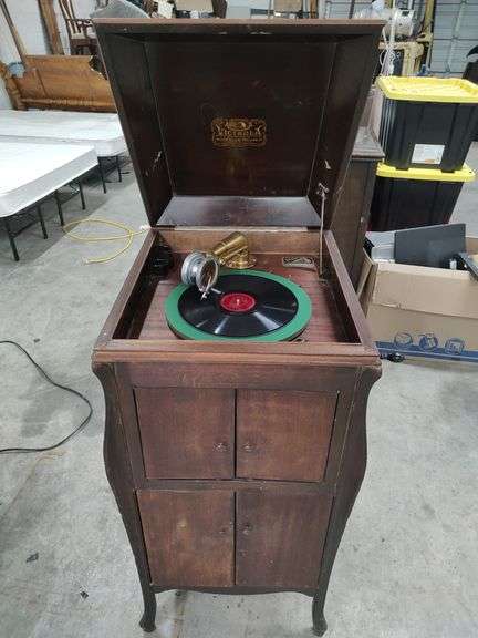 VINTAGE VICTROLA PHONOGRAPH RECORD PLAYER - VICTOR TALKING MACHINE COMPANY image