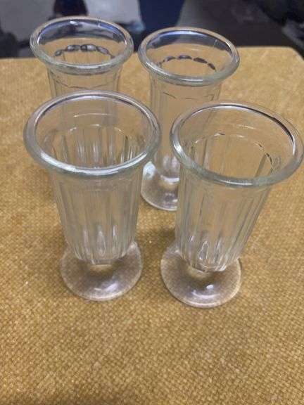 8 VINTAGE GLASS SUNDAY CUPS image