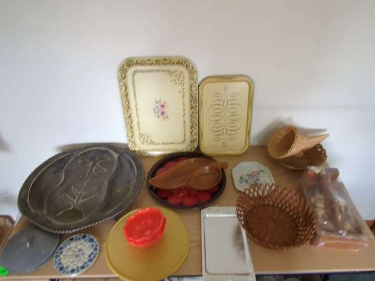Serving Dishes, Trays, and Baskets