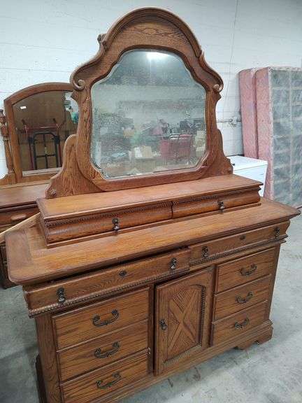 OAK 10 DRAWER 1 DOOR DRESSER WITH MIRROR - 62X19X80 image