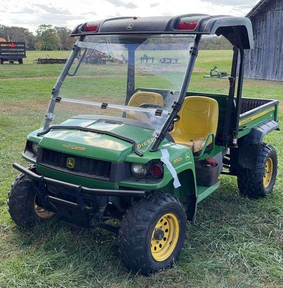 John Deere Gator 850D 4x4 UTV image
