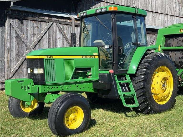 John Deere 7410 Tractor