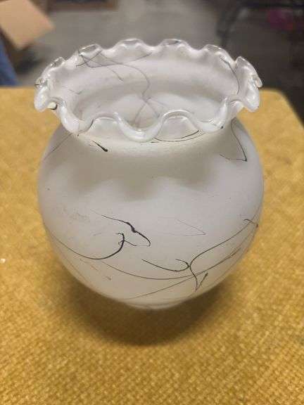DECORATIVE GLASS BOWL image