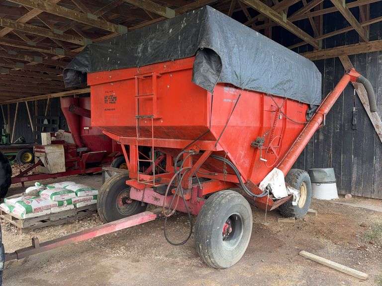 Kill Bros Ease-A-Way 350 Grain Gravity Wagon with Hydraulic Auger image