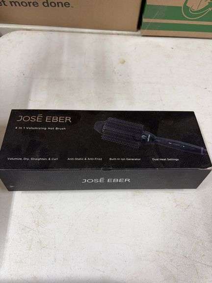 JOSE EBER- 4 IN 1 - VOLUMIZING HOT BRUSH- image