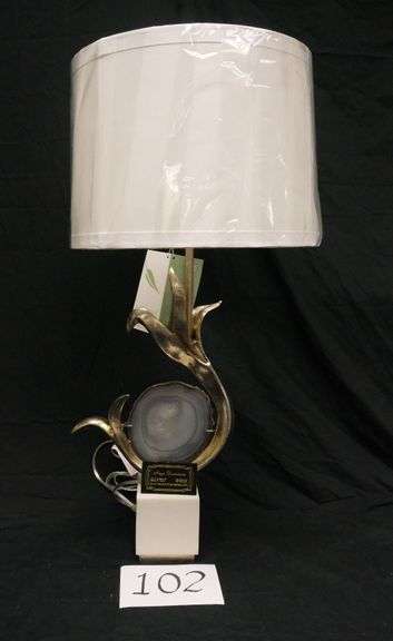 32" Lamp