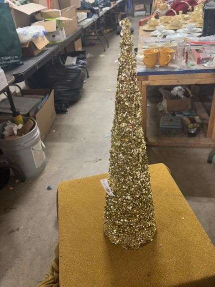 7 X 24 INCH DECORATIVE CHRISTMAS TREE image
