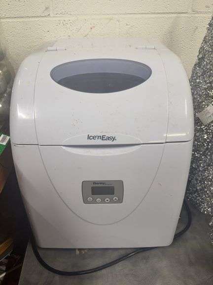 LARGE DANBY ICE MAKER image