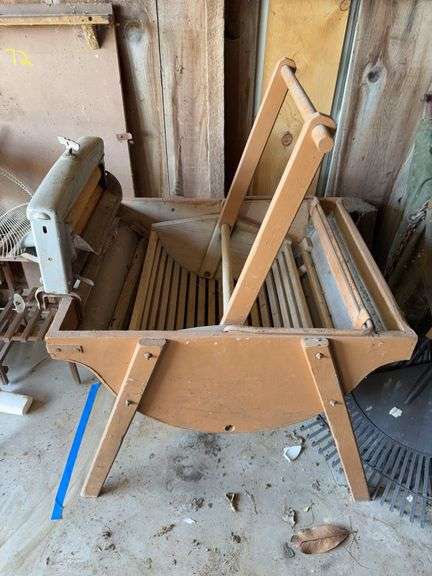 Laundry Wringer with Frame