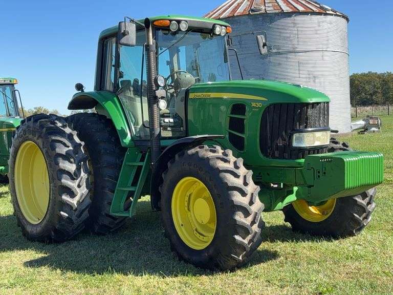 John Deere 7430 Tractor