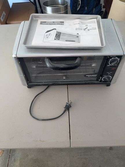 Black & Decker Toast-R-Oven Toaster Oven with Accessories image