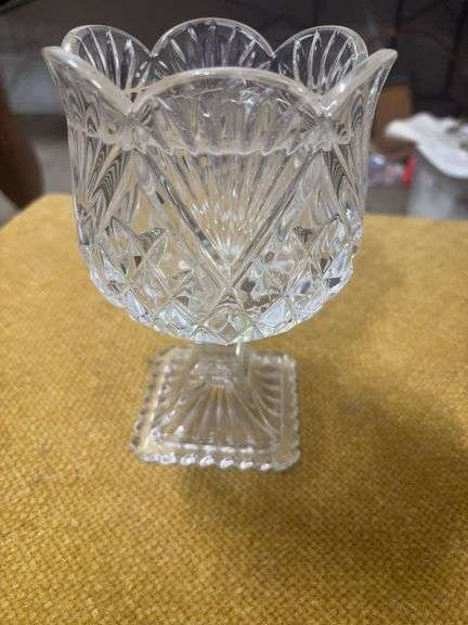 SHANNON'S CRYSTAL DESIGNS OF IRELAND CRYSTAL TULIP VASE image