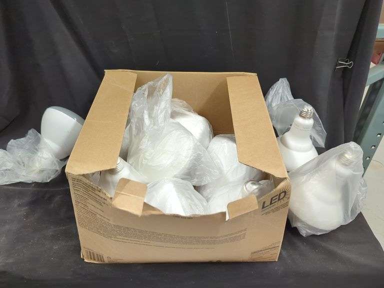 BR40 LED Soft White Light Bulbs image