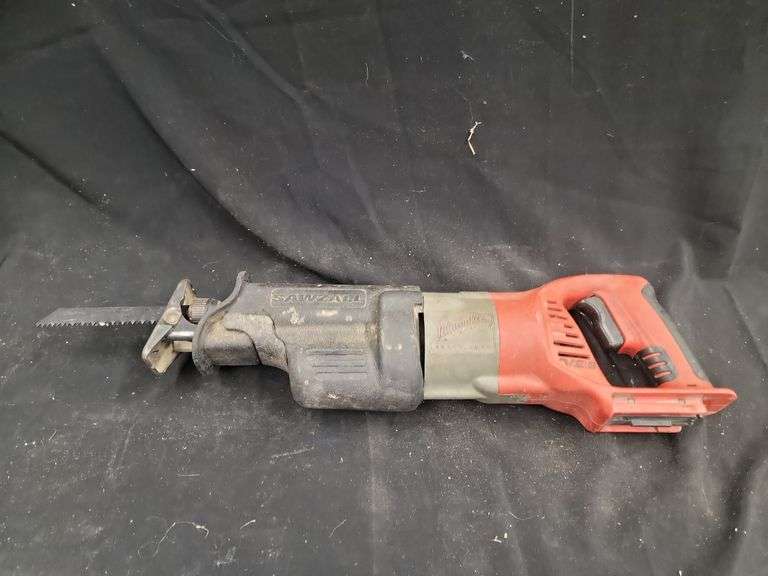 Milwaukee SAWZALL V28 Heavy-Duty Reciprocating Saw image