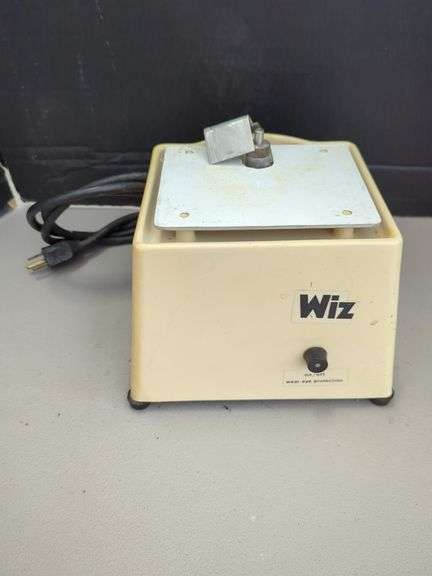 Wiz Lapidary Rock Polisher image