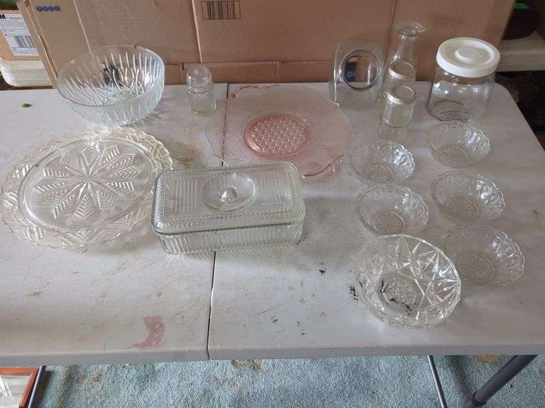Assorted Glassware Collection