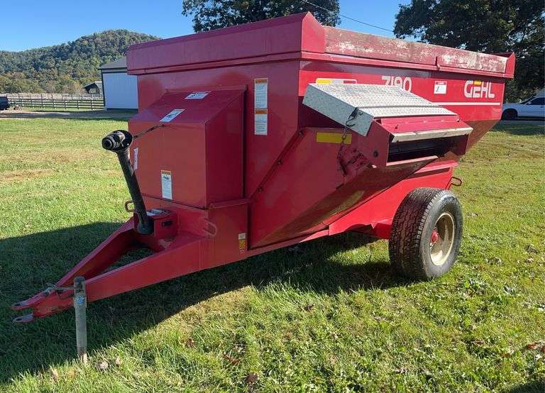 Gehl 7190 Feed Cart image