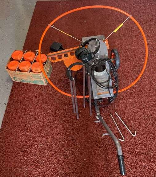 Champion Clay Pigeon Auto-Feed Trap image