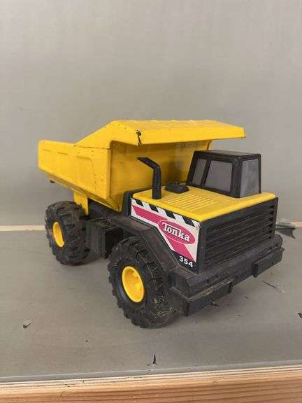 Tonka 354 Dump Truck image