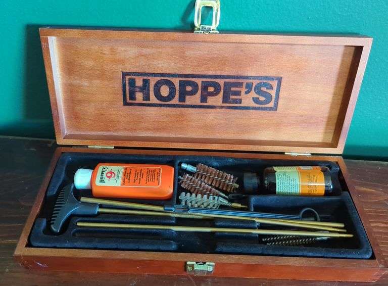 Hoppe's No. 9 Gun Cleaning Kit image