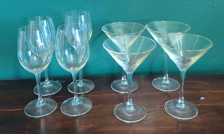 Riedel Martini & Wine Glasses image