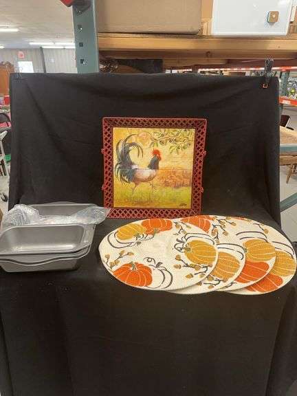 Rooster Tile Art with Frame, Placemats, and Pan image