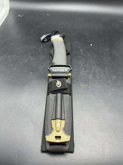 Gerber Fixed Blade Knife with Sheath image