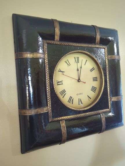 Square Framed Quartz Wall Clock image