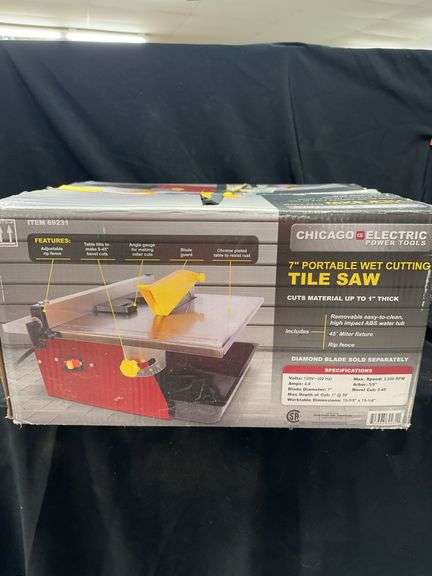 Chicago Electric 7" Portable Wet Cutting Tile Saw image