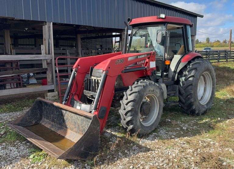 Case IH Farmall 95 Tractor with L730 Loader image