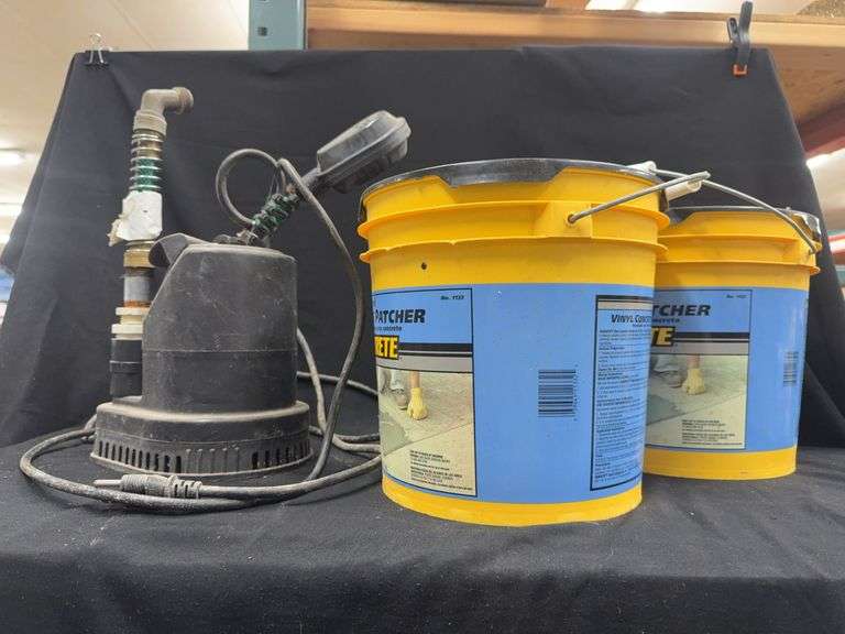 Quikrete Vinyl Concrete Patcher with Submersible Pump image