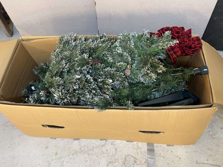 Home Accents Holiday 9ft Sparkling Amelia Pine LED Pre-Lit Christmas Tree with Stand and Bow image