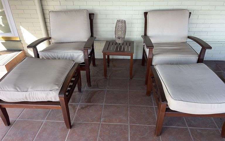 Outdoor Lounge Set image