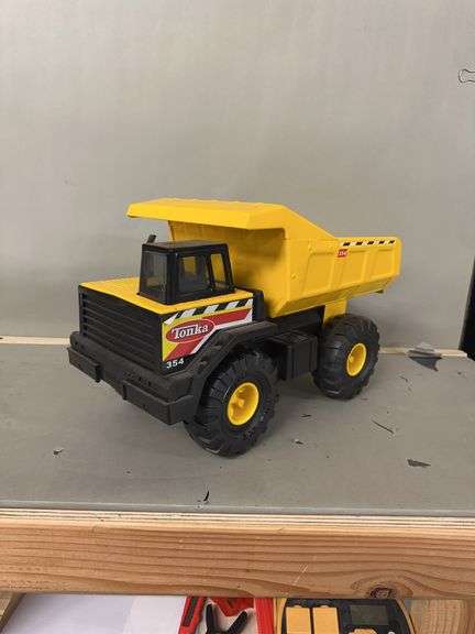 Tonka 354 Dump Truck image