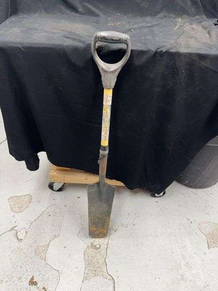 Thompson Square Blade Shovel image