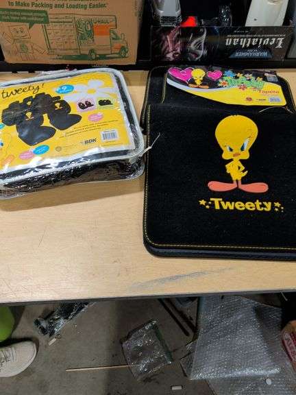 TWEETY BIRD FLOOR MATS AND CAR SEAT COVERS image