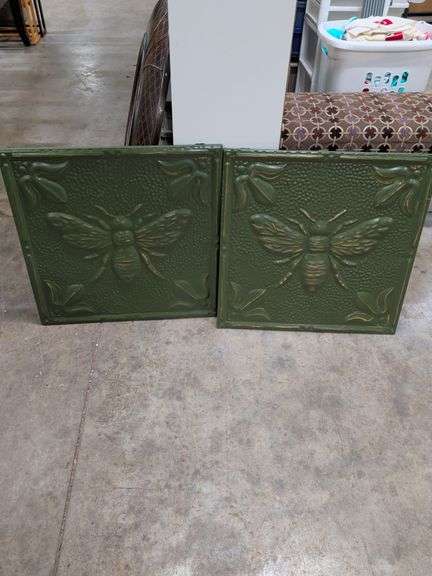 2 METAL BEE WALL HANGINGS 24 INCHES image