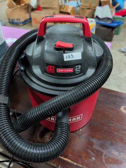 CRAFTSMAN 2.5 GALLON SHOP VAC image