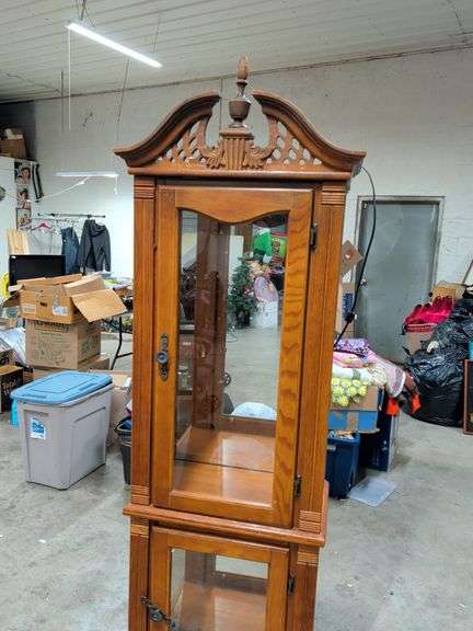 LIGHTED CURIO CABINET 4 SHELVES 25X15X81 image